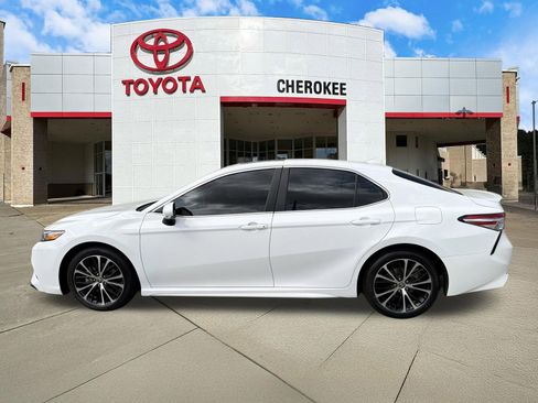 Used 2020 Toyota Camry SE w/ Audio Package image 8