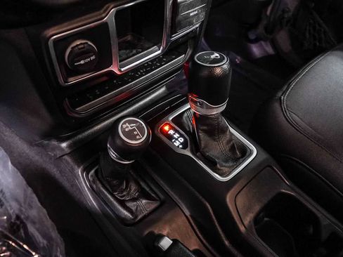 Used 2020 Jeep Wrangler Sport image 17