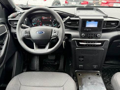 Used 2024 Ford Explorer 4WD Police Interceptor image 2