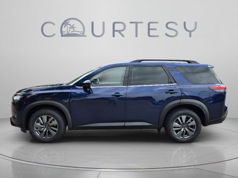 Certified 2025 Nissan Pathfinder SV FWD image 2