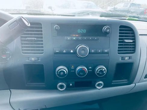 Used 2011 Chevrolet Silverado 1500 W/T image 14