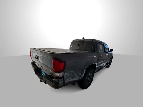 Used 2020 Toyota Tacoma SR5 w/ Technology Package AWD/4WD image 8