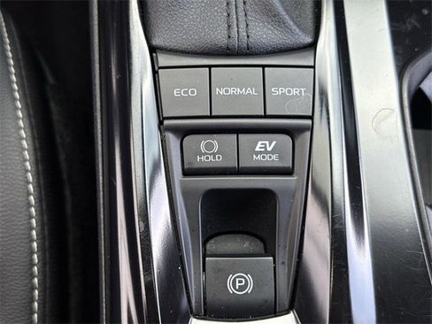 Used 2025 Toyota Camry SE image 21