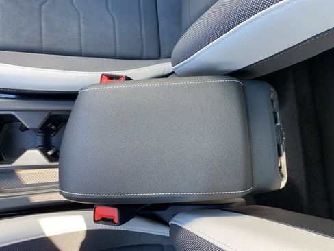 New 2025 Volkswagen Taos SE image 44