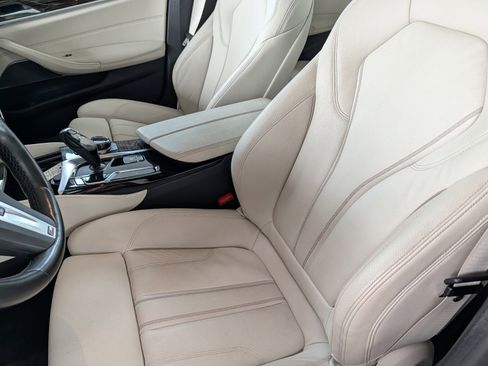 Used 2023 BMW 530i xDrive image 8