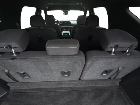 Used 2024 Chevrolet Traverse LT w/ Enhanced Driving Package FWD image 21