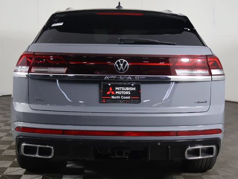 Used 2024 Volkswagen Atlas Cross Sport SEL Premium R-Line AWD/4WD image 14