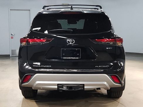 New 2026 Toyota Highlander Platinum AWD/4WD image 6