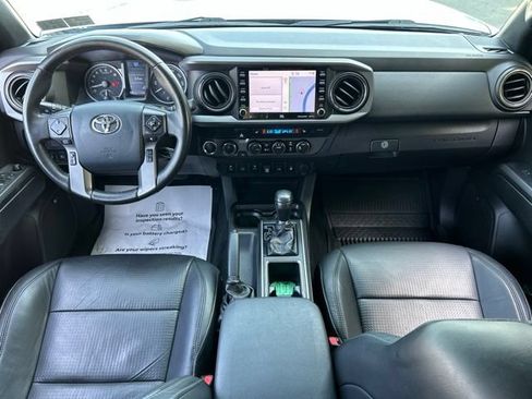 Used 2020 Toyota Tacoma TRD Sport w/ TRD Premium Sport Package AWD/4WD image 34