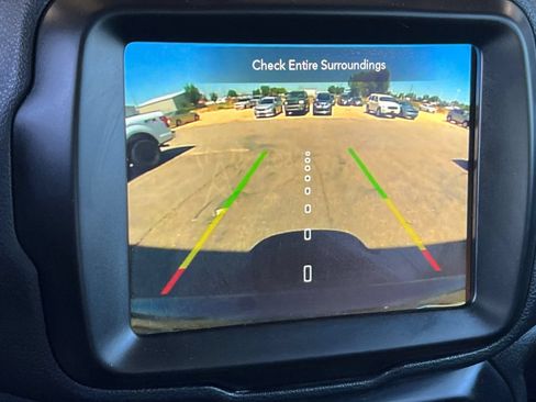 Used 2023 Jeep Renegade Latitude AWD/4WD image 20