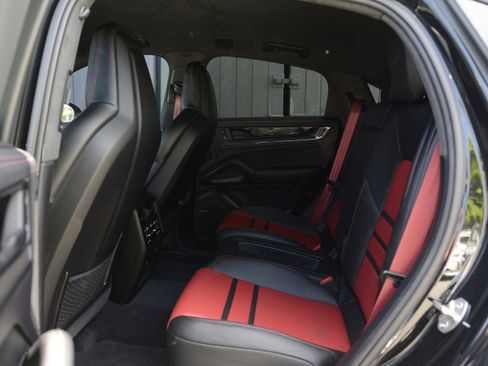 Certified 2024 Porsche Cayenne Turbo GT AWD/4WD image 28