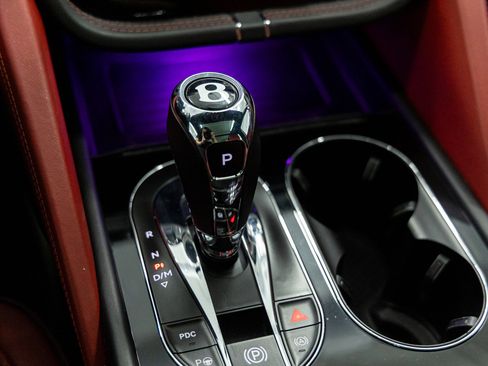 Used 2021 Bentley Bentayga image 29