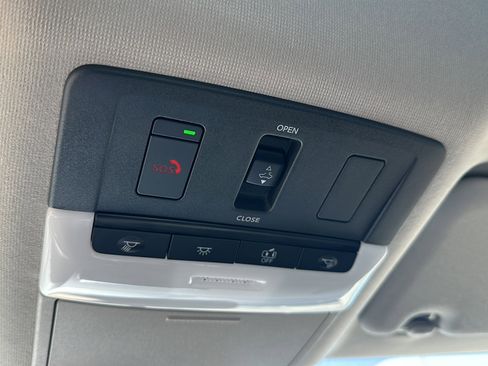 New 2025 Nissan Sentra SR w/ SR Premium Package image 27