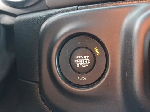 Used 2020 Jeep Wrangler Sport image 29