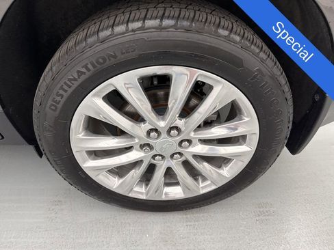 Used 2019 Cadillac XT5 Platinum AWD/4WD image 6