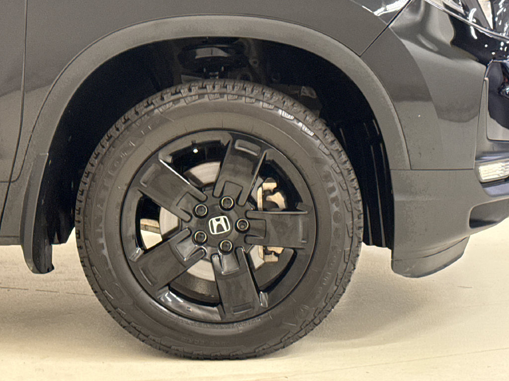 Certified 2025 Honda Ridgeline Black Edition image 6