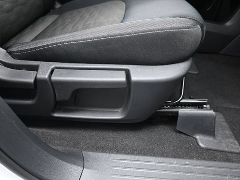 Certified 2025 Nissan Pathfinder SV FWD image 16