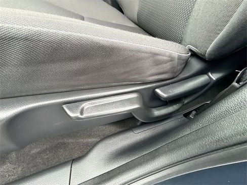 Used 2022 Honda HR-V LX image 17