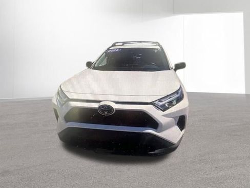 Used 2024 Toyota RAV4 LE AWD/4WD image 3