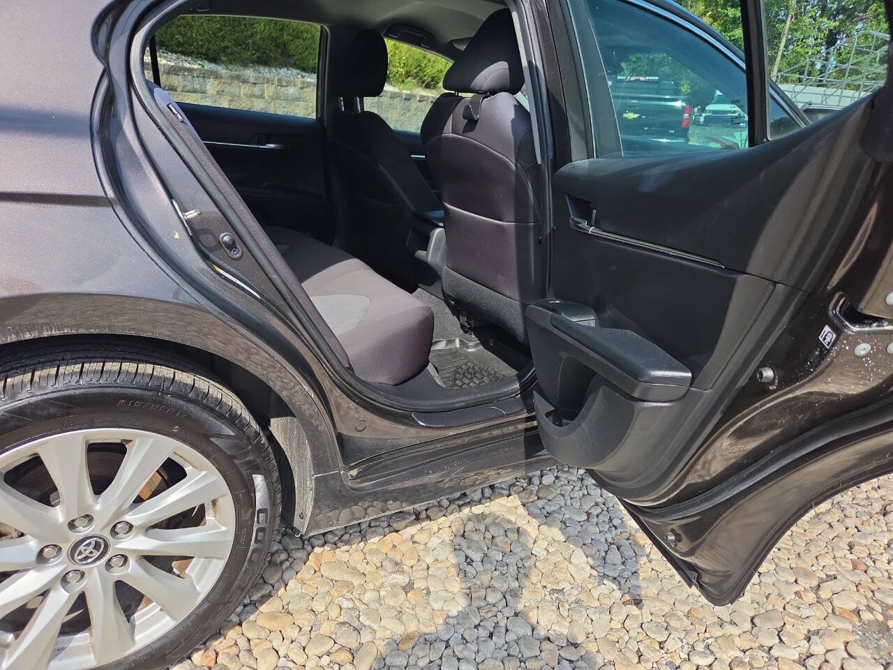 Used 2019 Toyota Camry LE FWD image 22