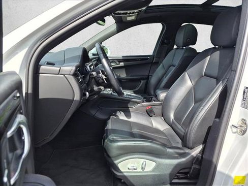 Used 2021 Porsche Macan S AWD/4WD image 11