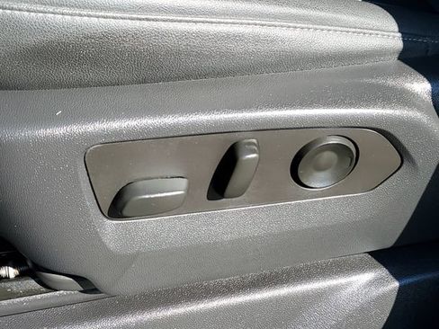 Certified 2022 Chevrolet Silverado 1500 LT Trail Boss w/ LT Trail Boss Premium Package AWD/4WD image 7