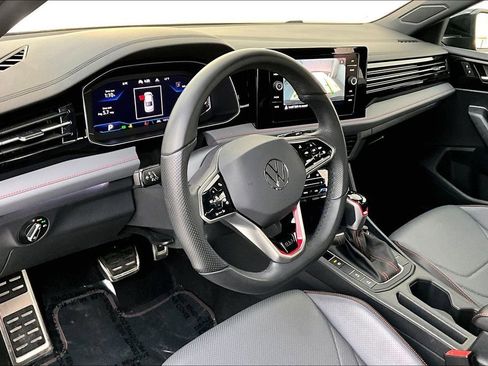 Used 2025 Volkswagen Jetta GLI Autobahn image 16
