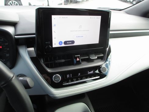 Used 2025 Toyota Corolla SE image 18