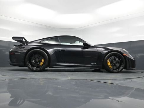 Certified 2026 Porsche 911 GT3 w/ Chrono Package RWD image 25