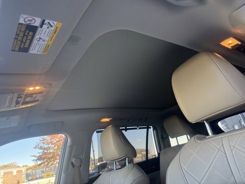 Used 2021 Toyota Highlander Platinum image 48