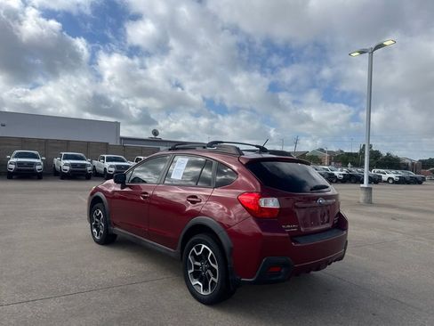 Used 2017 Subaru Crosstrek 2.0i Premium w/ Moonroof Package AWD/4WD image 13