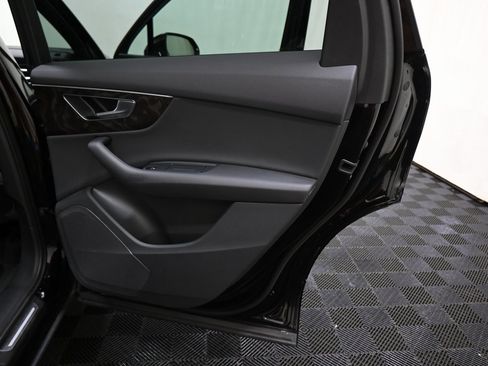 Used 2021 Audi Q7 3.0T Premium image 24