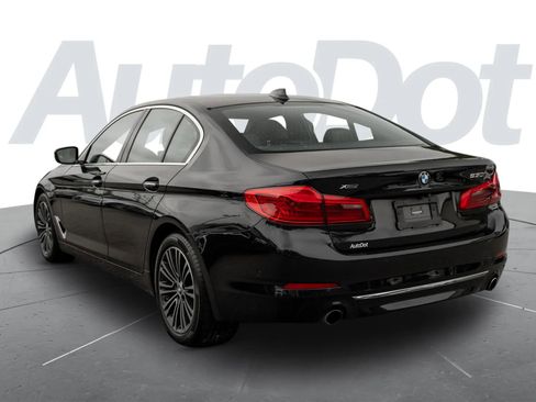 Used 2017 BMW 530i xDrive 530i xDrive Sedan 4D image 2