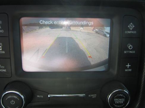 Used 2020 Jeep Wrangler Sport AWD/4WD image 17