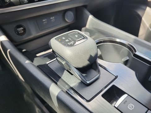 Certified 2024 Nissan Rogue SV FWD image 30