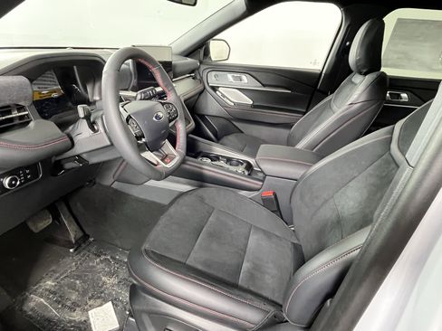 New 2026 Ford Explorer ST w/ Sun And Sound Package image 9