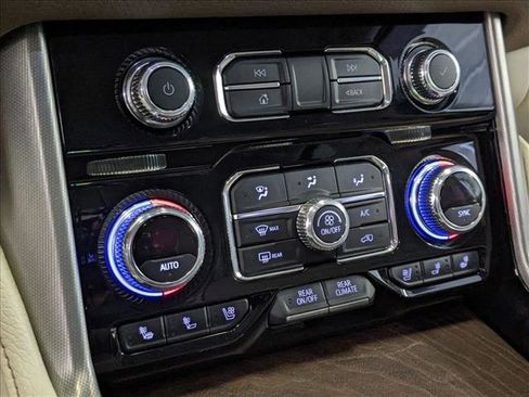 Used 2022 GMC Yukon Denali image 15