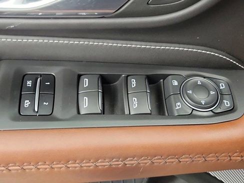 Used 2023 GMC Yukon Denali Ultimate AWD/4WD image 19