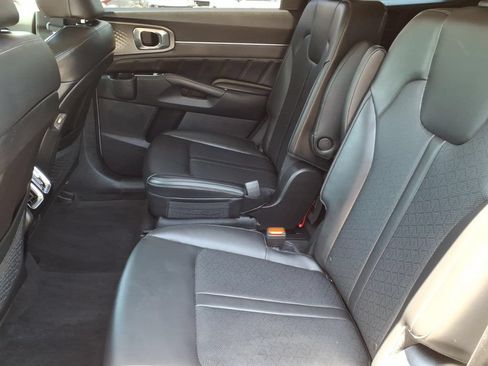 Certified 2023 Kia Sorento SX FWD image 12