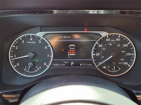 Used 2025 Nissan Pathfinder SV image 8