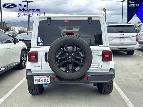 Used 2023 Jeep Wrangler Unlimited Sahara AWD/4WD image 9