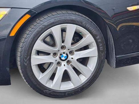 Used 2011 BMW 328i Convertible image 18