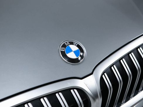 Used 2023 BMW 330i Sedan w/ M Sport Package image 30