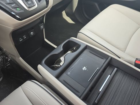 New 2026 Honda Odyssey Touring image 25