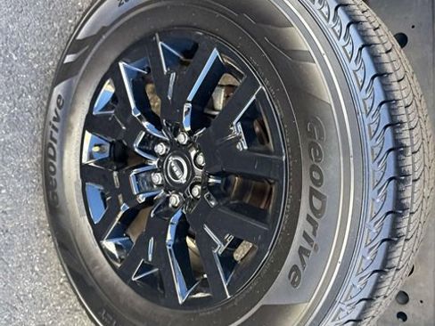 Certified 2023 Nissan Frontier SV w/ Midnight Edition Package image 31