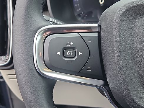 New 2026 Volvo XC40 B5 Ultra w/ Protection Package Premier image 16