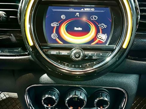 Used 2016 MINI Cooper Clubman S image 18