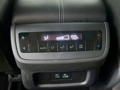 Used 2025 Nissan Pathfinder SV FWD image 26