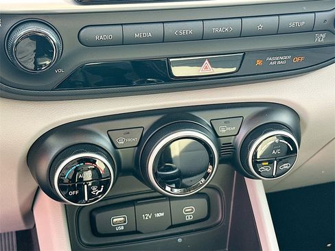 Used 2023 Hyundai Venue SEL image 14