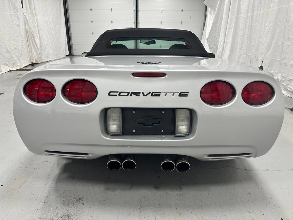 Used 2001 Chevrolet Corvette Convertible w/ Preferred Equipment Group2 RWD image 13